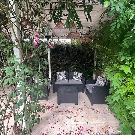 La Toscane Country Pool Sleeps 10 Villa
